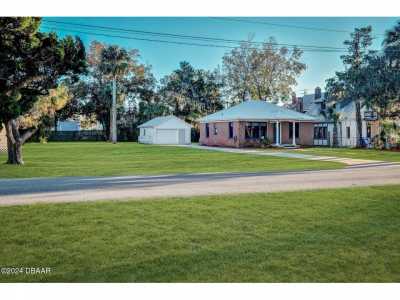 Home For Sale in Edgewater, Florida