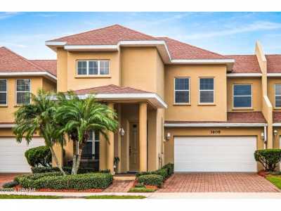 Home For Sale in New Smyrna Beach, Florida