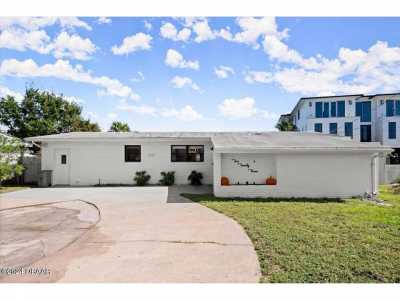 Home For Sale in South Daytona, Florida