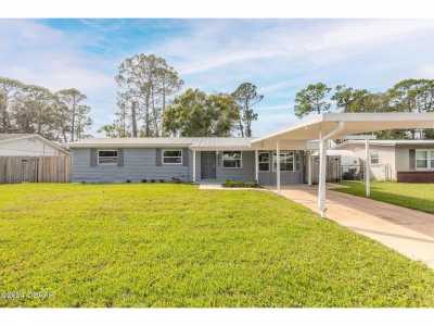 Home For Sale in Daytona Beach, Florida