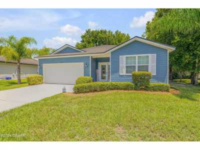 Home For Sale in Deland, Florida