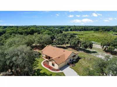 Home For Sale in Deleon Springs, Florida