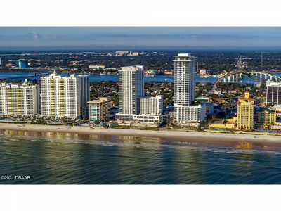 Home For Sale in Daytona Beach, Florida