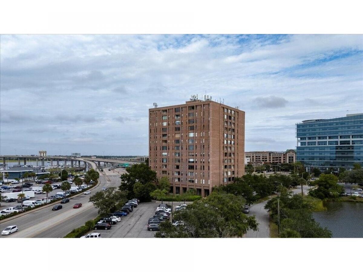 Picture of Home For Sale in Charleston, South Carolina, United States