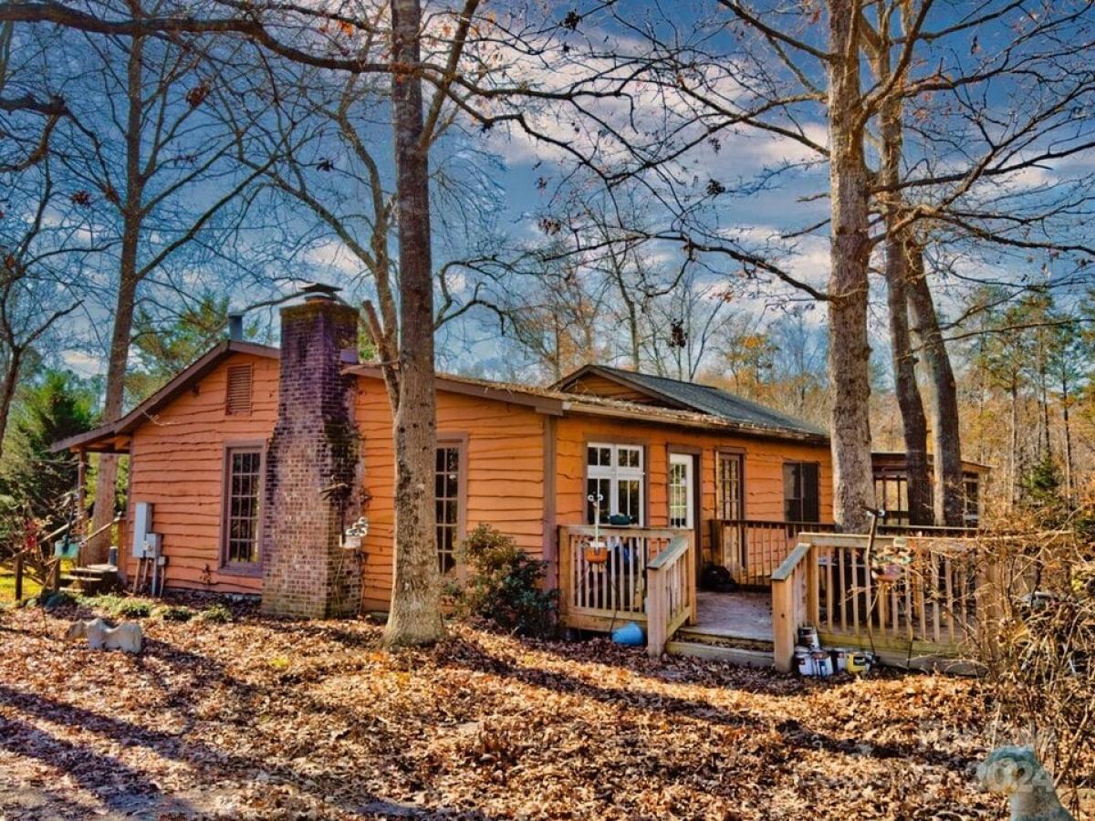 Picture of Home For Sale in Rutherfordton, North Carolina, United States