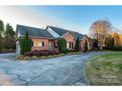 Home For Sale in Lenoir, North Carolina