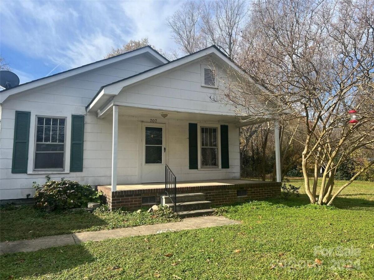 Picture of Home For Sale in Spencer, North Carolina, United States