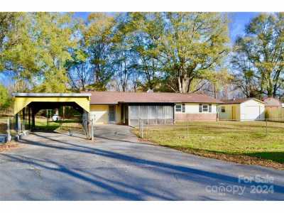 Home For Sale in Forest City, North Carolina