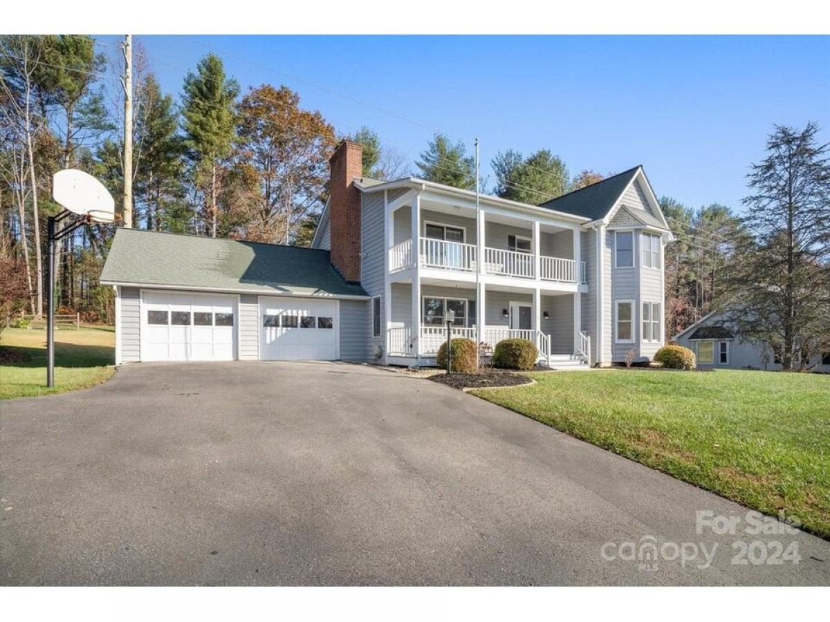 Picture of Home For Sale in Arden, North Carolina, United States