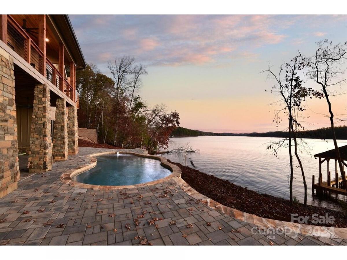 Picture of Home For Sale in Norwood, North Carolina, United States