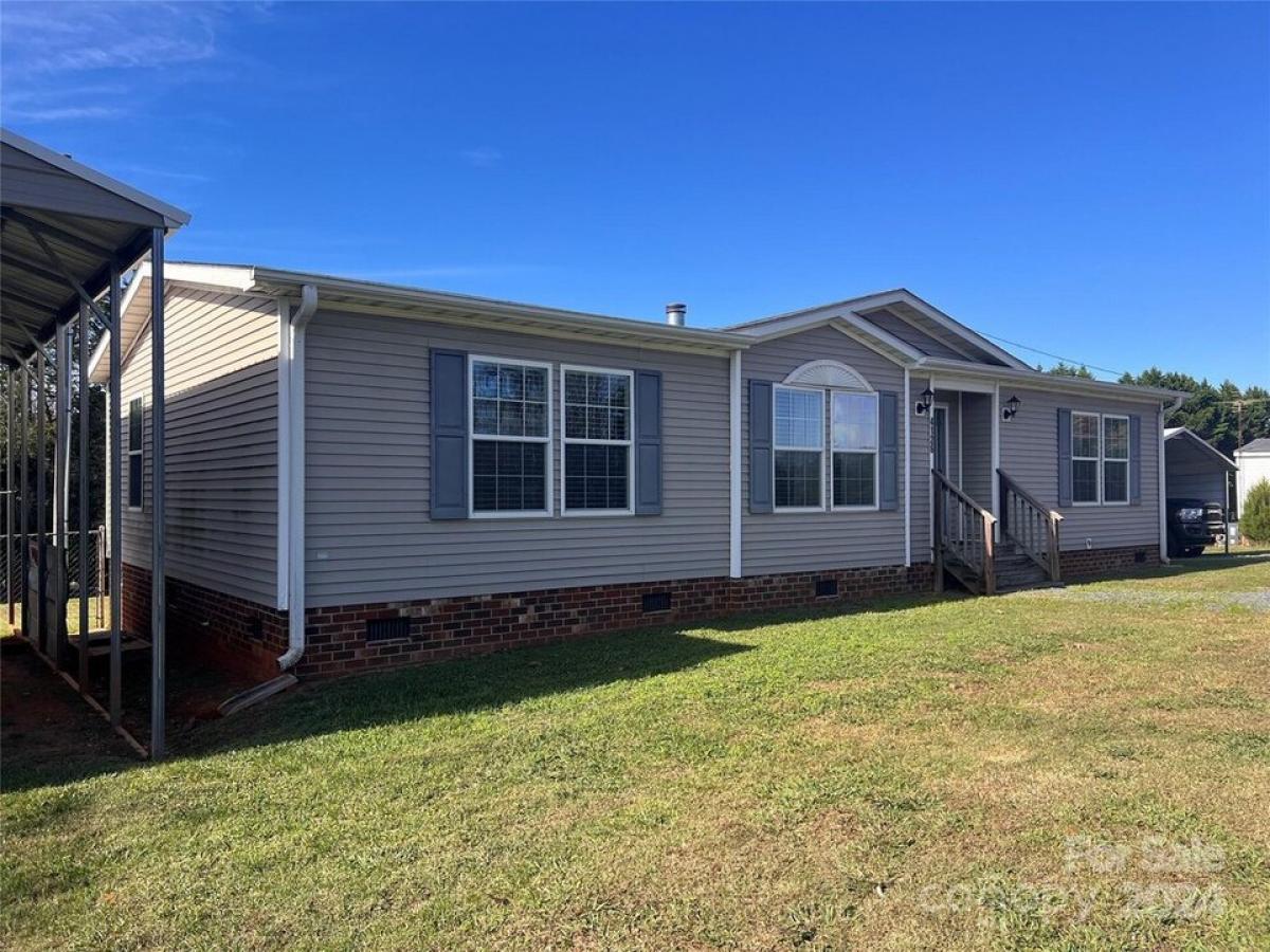 Picture of Home For Sale in Denton, North Carolina, United States