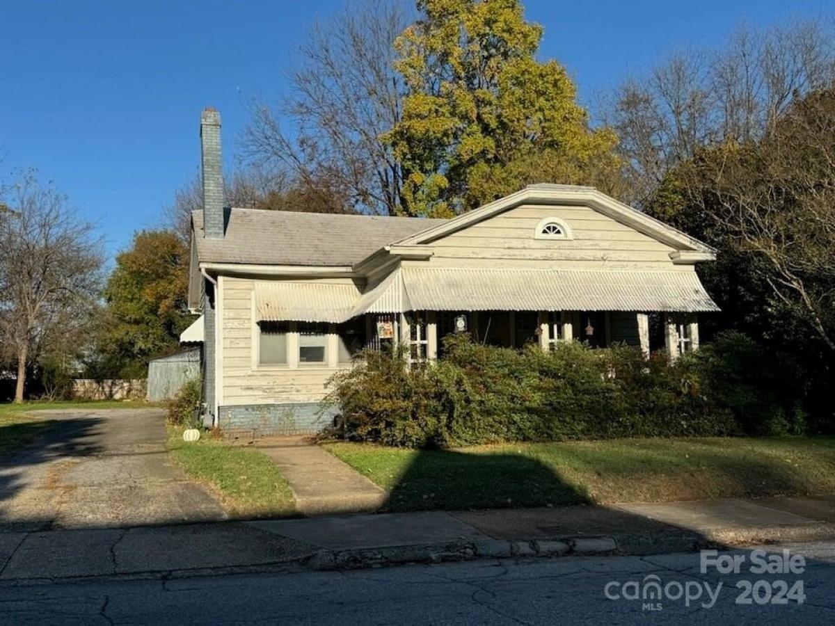 Picture of Home For Sale in Salisbury, North Carolina, United States