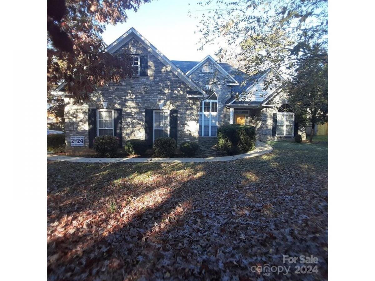 Picture of Home For Sale in Hickory, North Carolina, United States