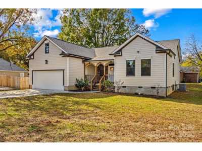 Home For Sale in Salisbury, North Carolina