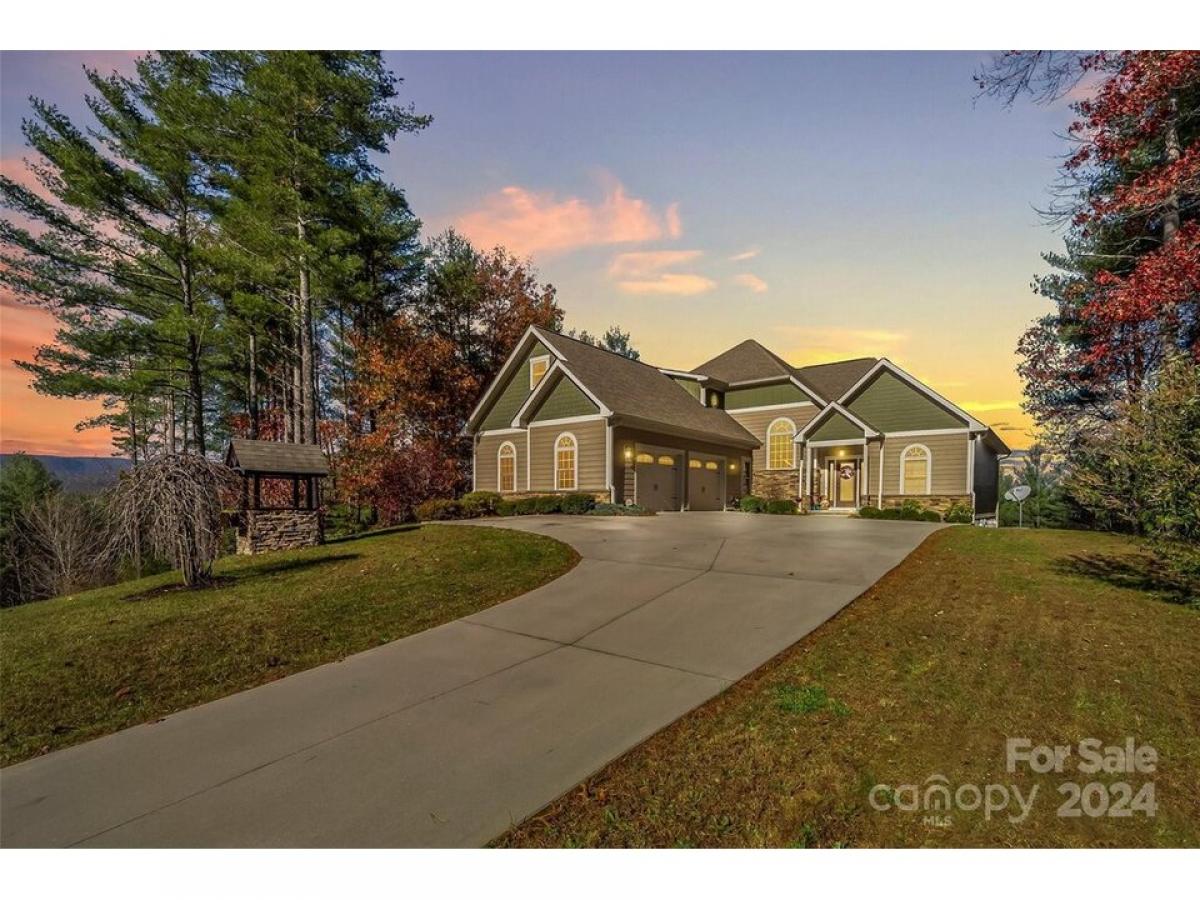 Picture of Home For Sale in Lenoir, North Carolina, United States