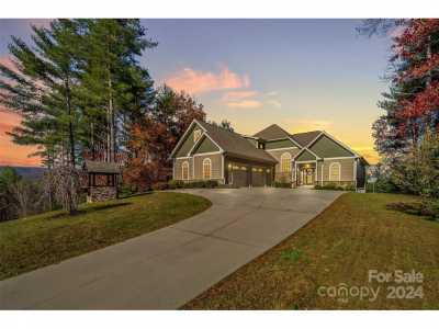 Home For Sale in Lenoir, North Carolina