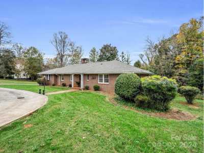 Home For Sale in Rutherfordton, North Carolina