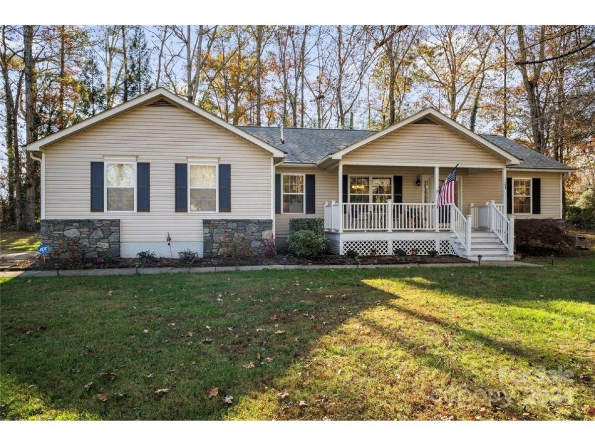 Picture of Home For Sale in Mills River, North Carolina, United States