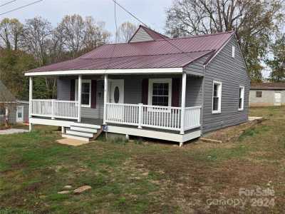 Home For Sale in Hickory, North Carolina