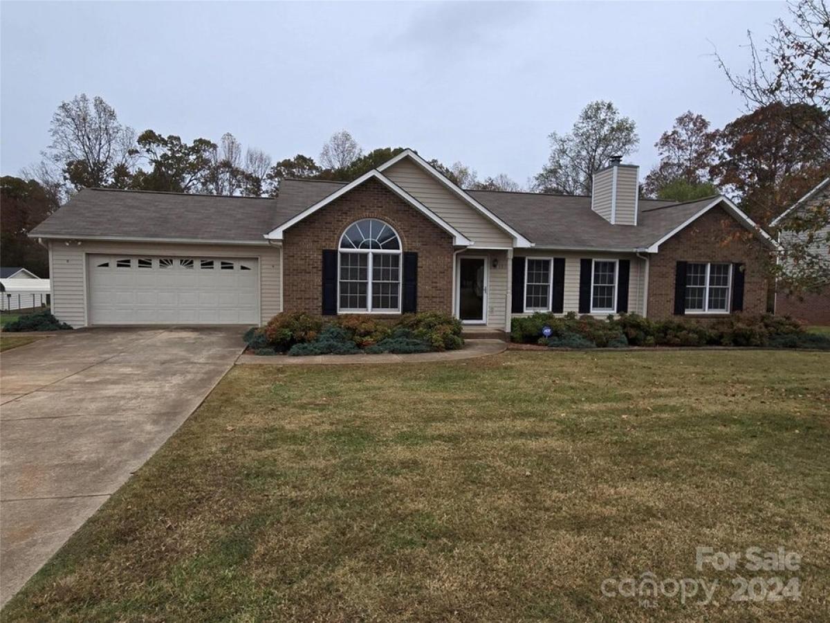 Picture of Home For Sale in Hickory, North Carolina, United States