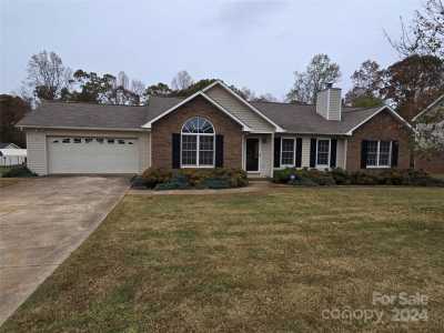 Home For Sale in Hickory, North Carolina