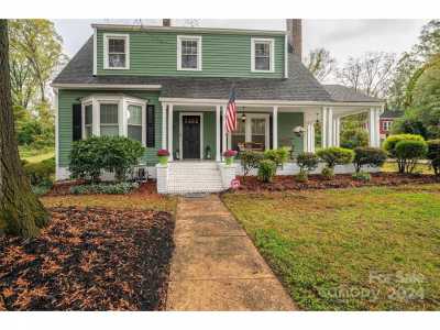 Home For Sale in Gastonia, North Carolina