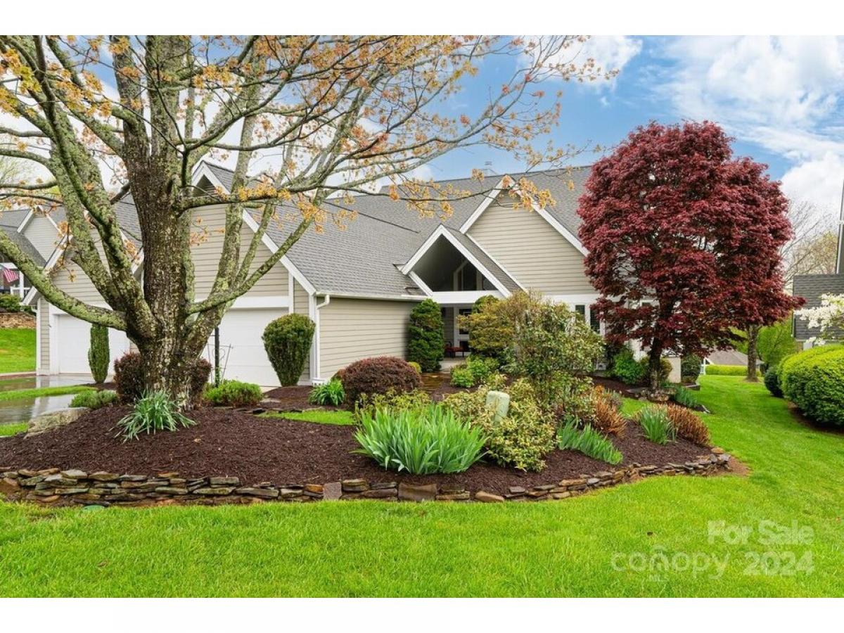 Picture of Home For Sale in Flat Rock, North Carolina, United States