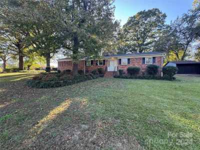 Home For Sale in Gastonia, North Carolina