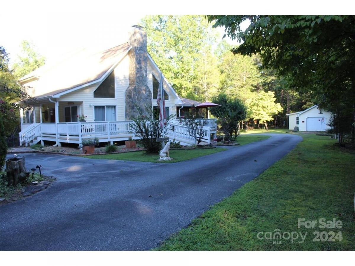 Picture of Home For Sale in Rutherfordton, North Carolina, United States