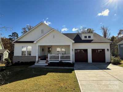 Home For Sale in Belmont, North Carolina