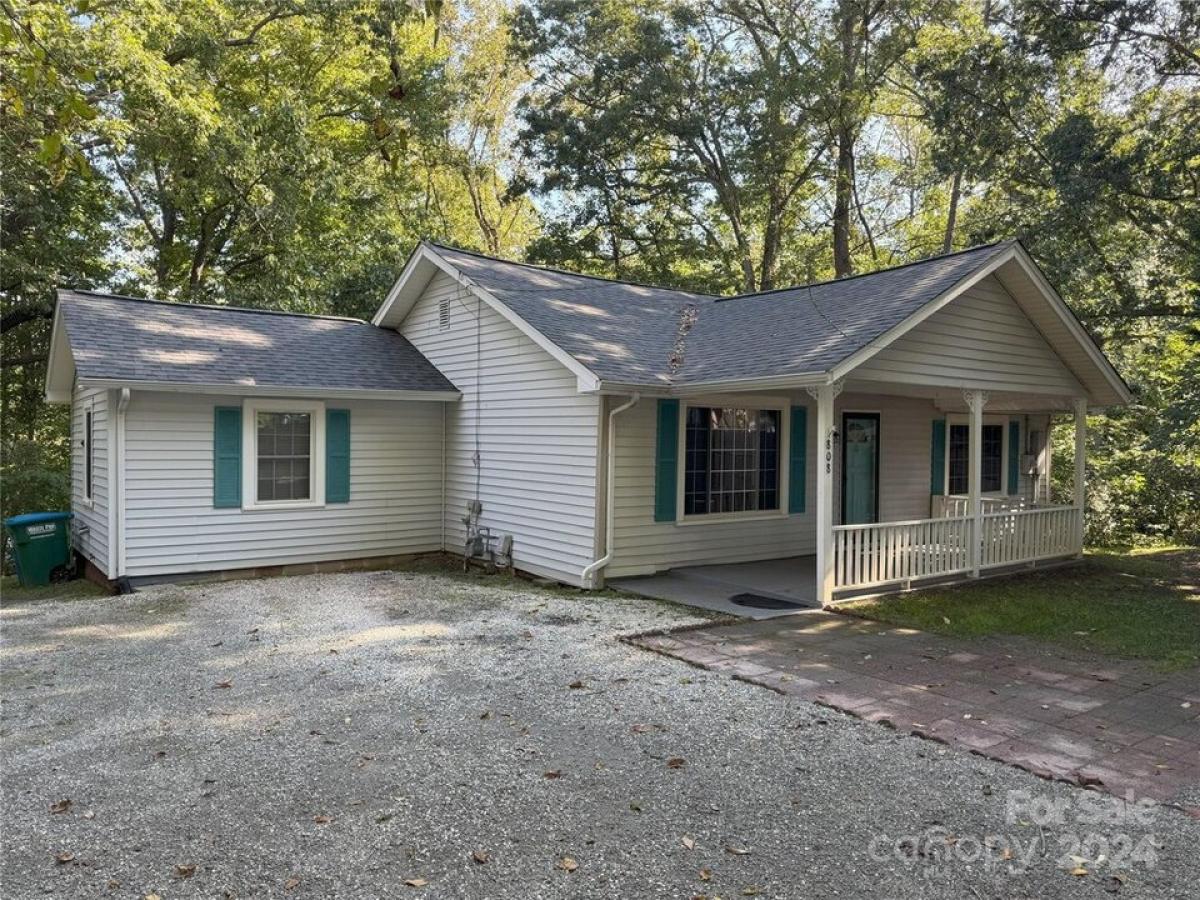 Picture of Home For Sale in Cramerton, North Carolina, United States