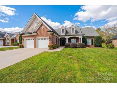 Home For Sale in Hickory, North Carolina