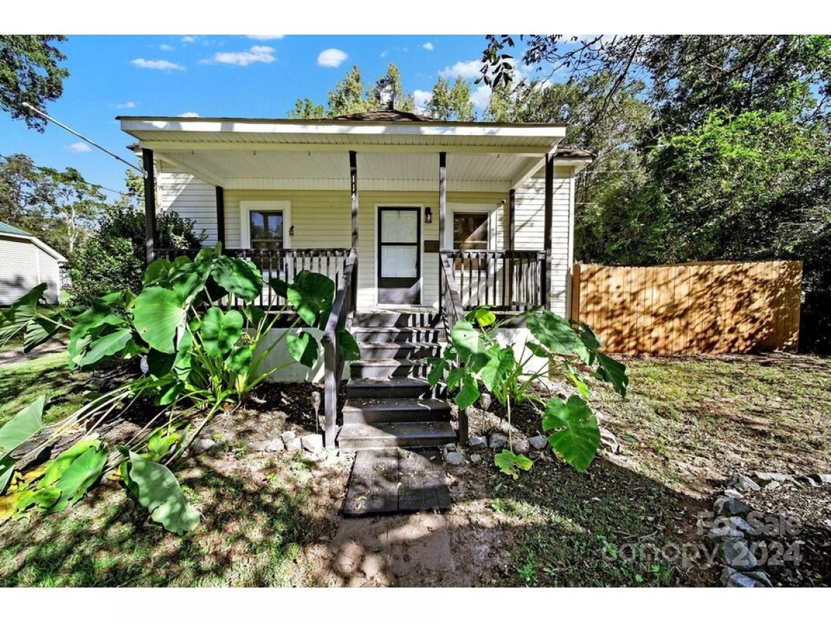 Picture of Home For Sale in Clover, South Carolina, United States