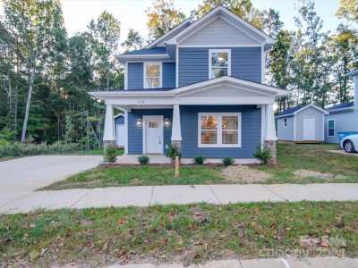 Home For Sale in Belmont, North Carolina