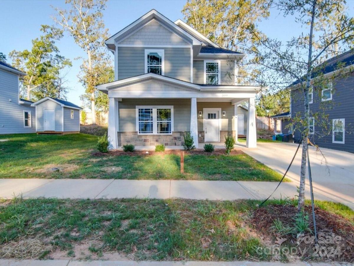 Picture of Home For Sale in Gastonia, North Carolina, United States