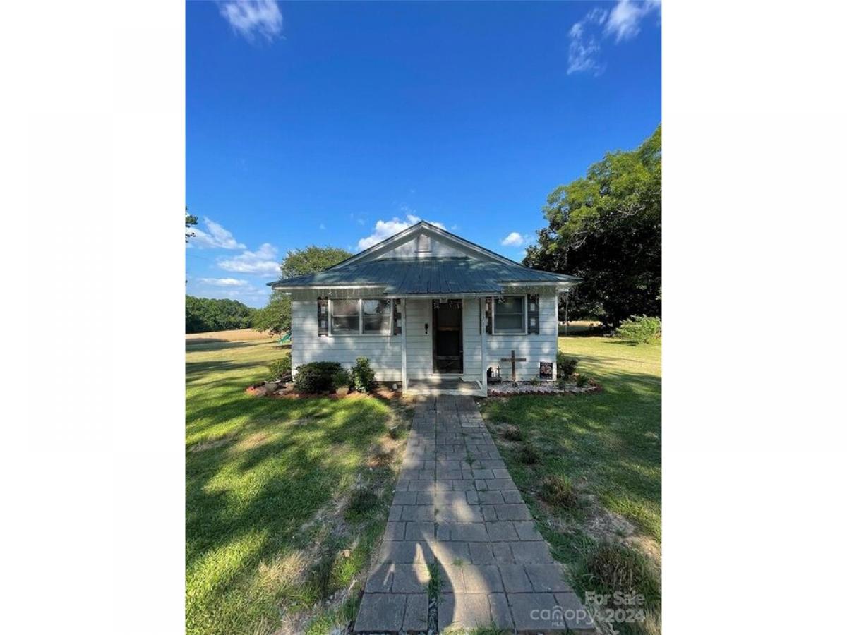 Picture of Home For Sale in Marshville, North Carolina, United States