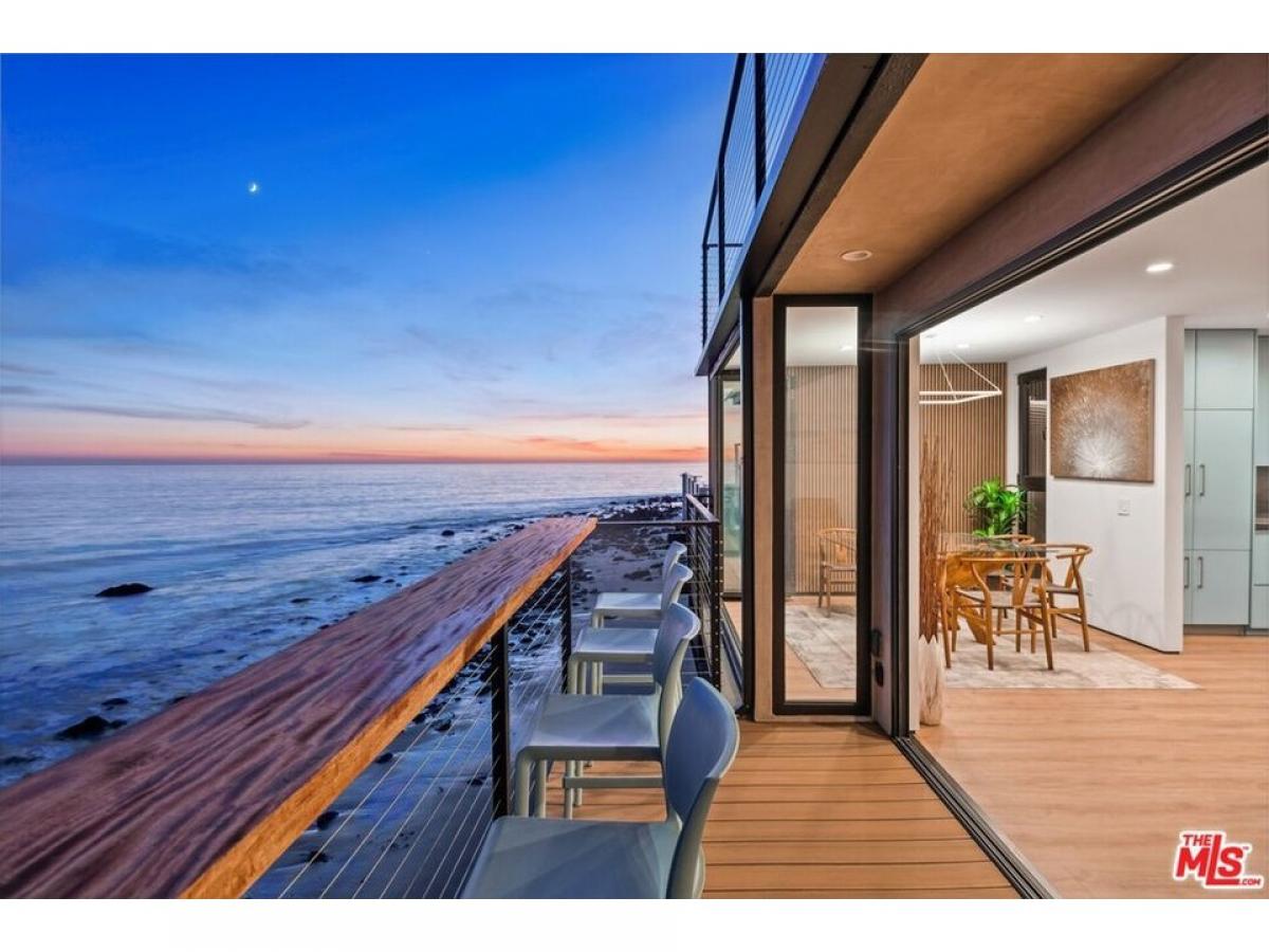 Picture of Home For Sale in Malibu, California, United States