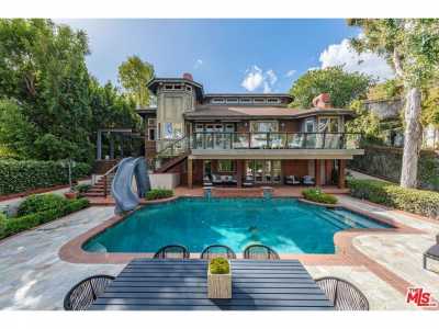 Home For Sale in Los Angeles, California