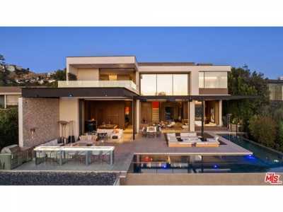 Home For Sale in Los Angeles, California