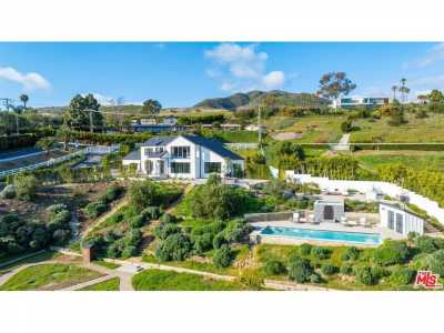 Home For Sale in Malibu, California