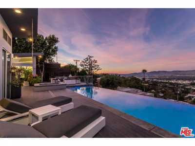 Home For Sale in Los Angeles, California