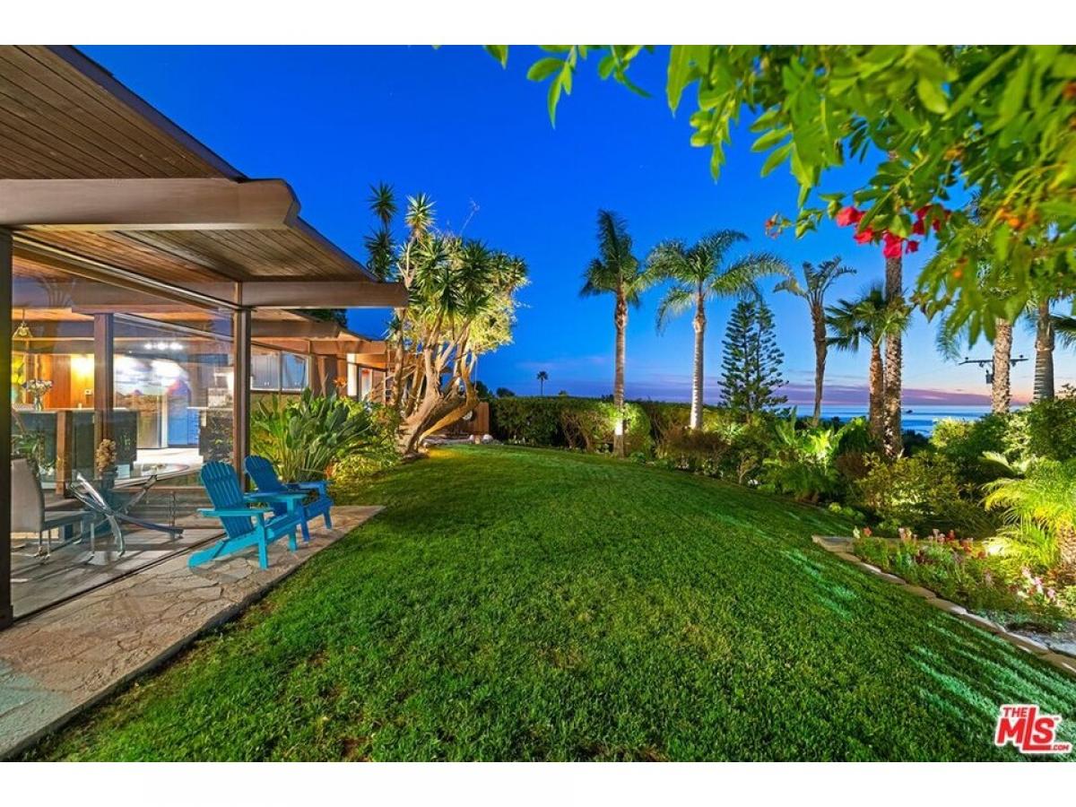 Picture of Home For Sale in Malibu, California, United States