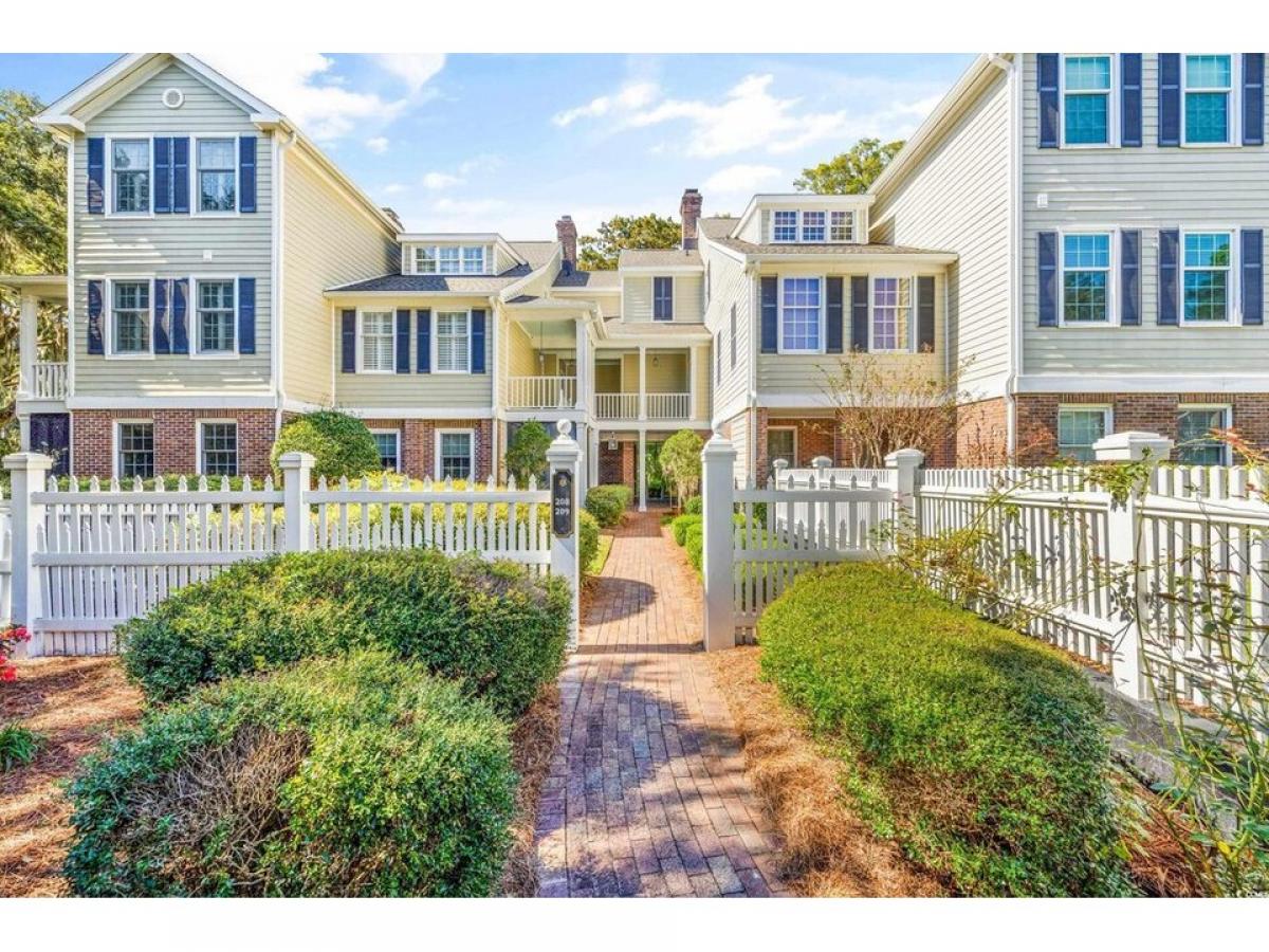 Picture of Home For Sale in Murrells Inlet, South Carolina, United States