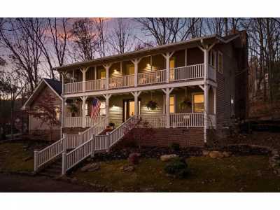 Home For Sale in Signal Mountain, Tennessee