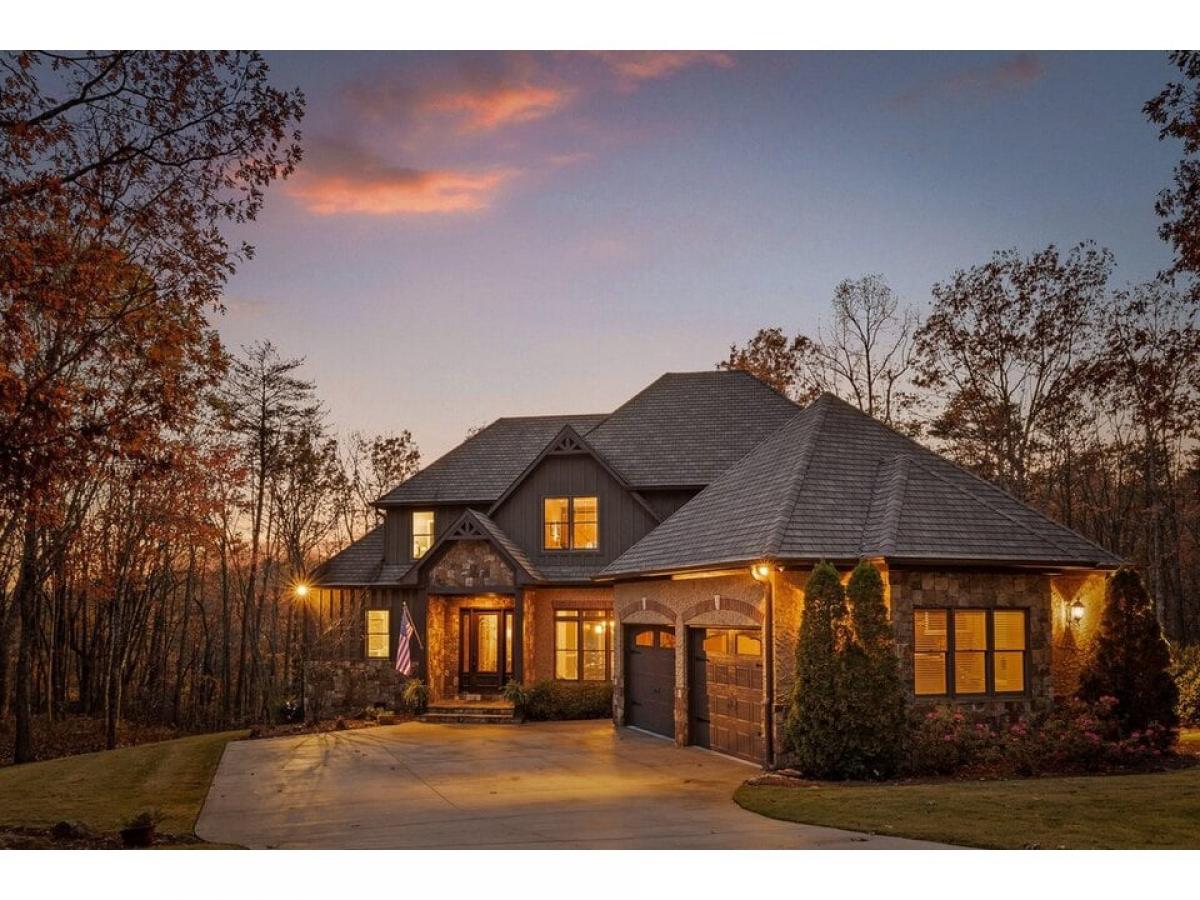 Picture of Home For Sale in Rising Fawn, Georgia, United States