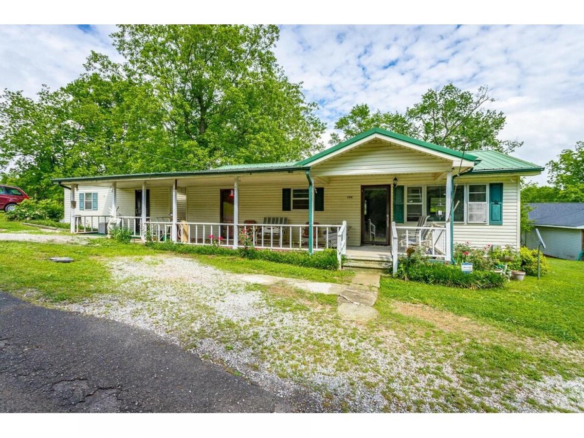 Picture of Home For Sale in Whitwell, Tennessee, United States