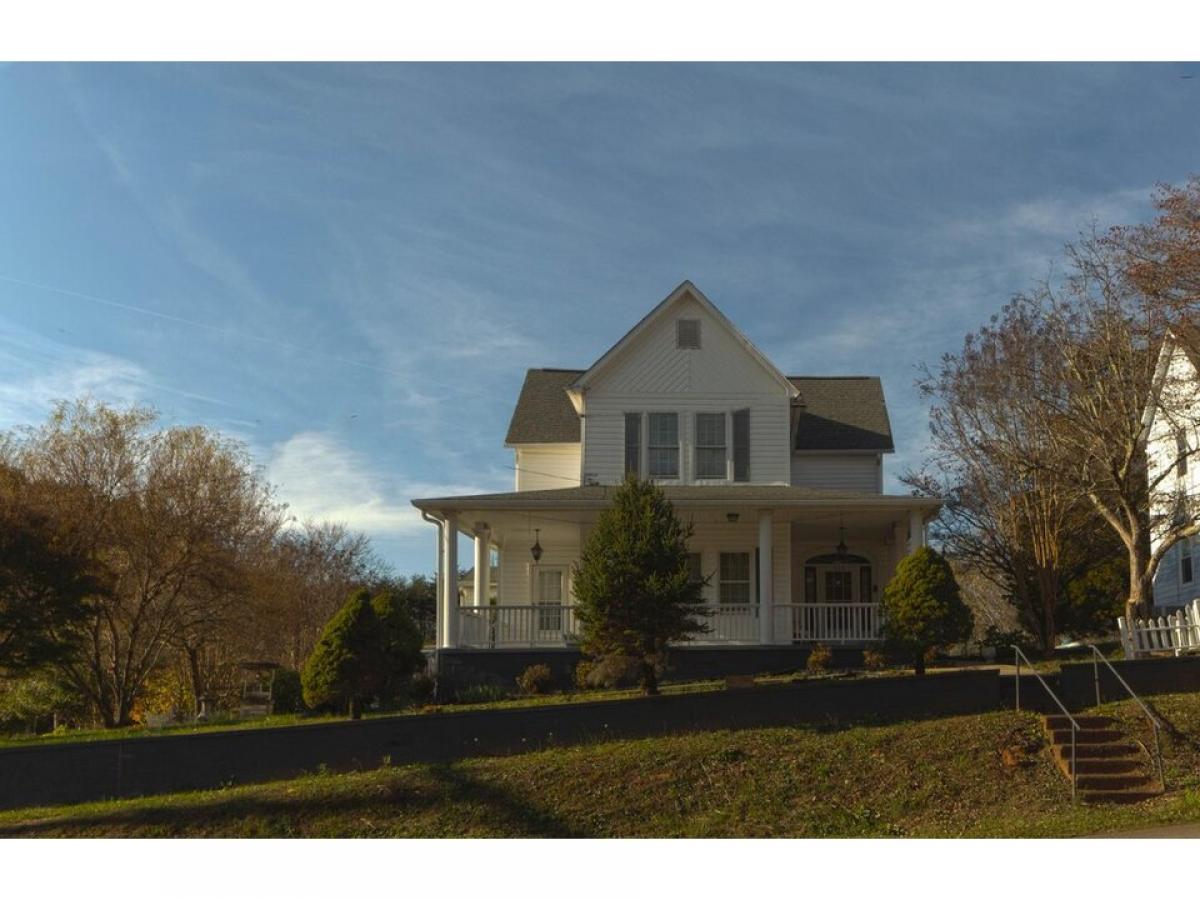 Picture of Home For Sale in Ducktown, Tennessee, United States