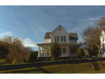 Home For Sale in Ducktown, Tennessee