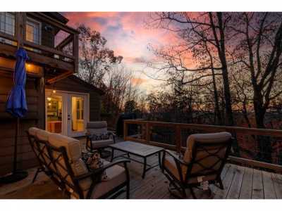 Home For Sale in Signal Mountain, Tennessee