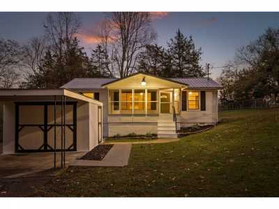 Home For Sale in Dunlap, Tennessee